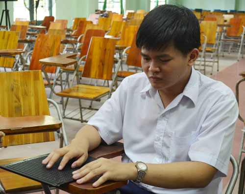 Cậu học trò khiếm thị không muốn đặc cách vào ĐH