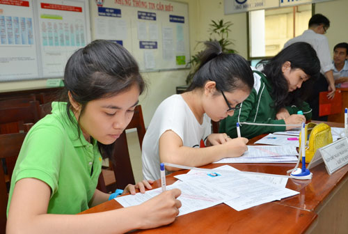 Xét tuyển NV bổ sung: Điểm chuẩn nhiều trường rất cao