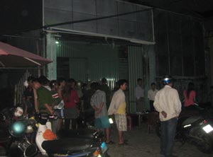 Một công nhân bị máy in đè chết