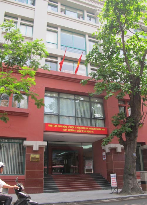 Hà Nội: Rơi thang máy, 2 thanh niên chết thảm