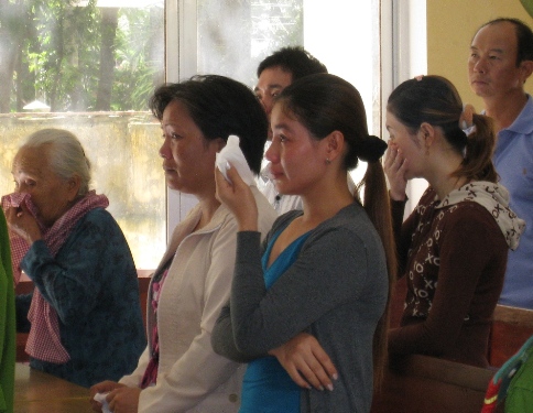 Tuyên án vụ đánh cờ bạc tỉ: Người thân khóc nghẹn!