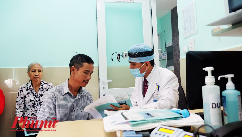 Bệnh nh&acirc;n đến kh&aacute;m tại BV Tai Mũi Họng TP.HCM. Ảnh: Hiếu Nguyễn