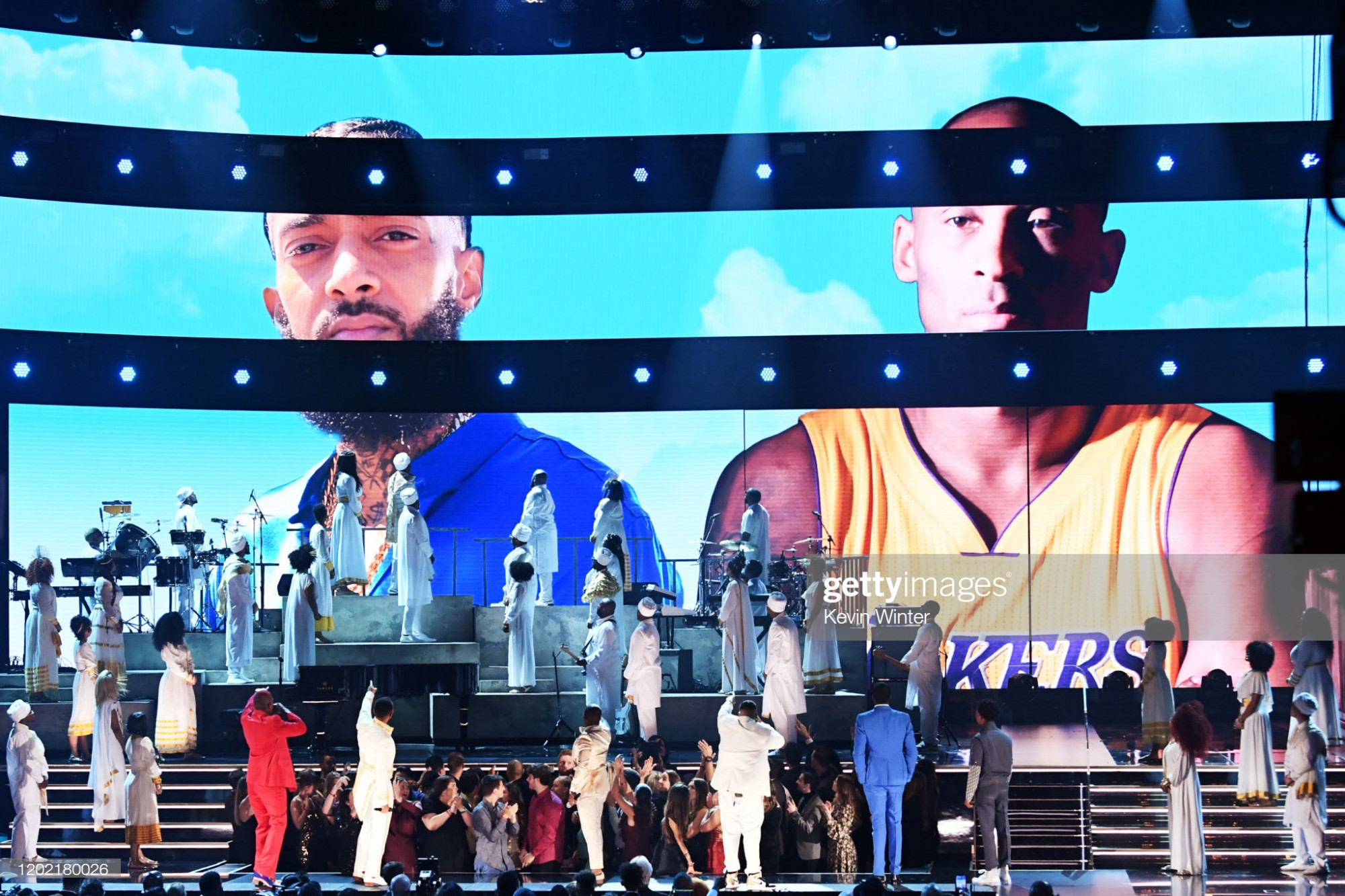 Grammy 2020 tưởng nhớ 2 người nổi tiếng rapper và huyền thoại bóng rổ