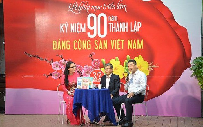 Triển l&atilde;m tại đường s&aacute;ch Nguyễn Văn B&igrave;nh (Q.1, TPHCM) được khai mạc v&agrave;o chiều 2/2.