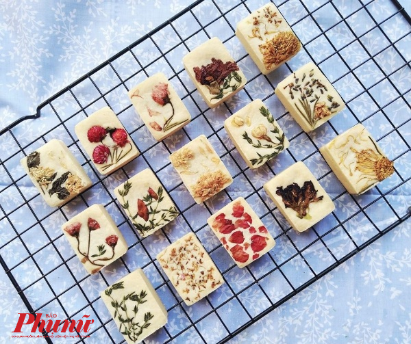 Những chiếc b&aacute;nh cookies hoa tươi vừa xuất hiện đ&atilde; g&acirc;y sốt.