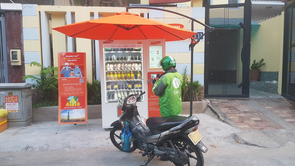 Ngo&agrave;i hai m&aacute;y trong khu&ocirc;n vi&ecirc;n UBND phường B&igrave;nh An, Sunwon c&ograve;n lắp một ATM nữa tại địa chỉ 1/13 đường 33, phường B&igrave;nh An, quận 2. 