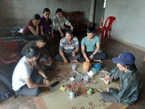 Người th&acirc;n nạn nh&acirc;n b&agrave;ng ho&agrave;ng trước sự việc xảy ra
