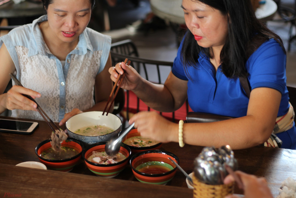 Bún qu&acirc;̣y Ki&ecirc;́n X&acirc;y