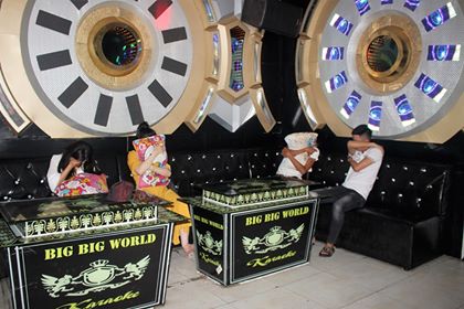 Qu&aacute;n Karaoke Big Big World ở TP. Tam Kỳ trước đ&acirc;y đ&atilde;  từng bị xử phạt do kh&ocirc;ng chấp h&agrave;nh chủ trương ph&ograve;ng chống dịch COVD-19