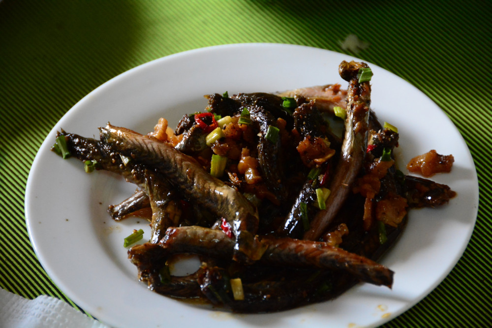 nhà trăm c&ocirc;̣t