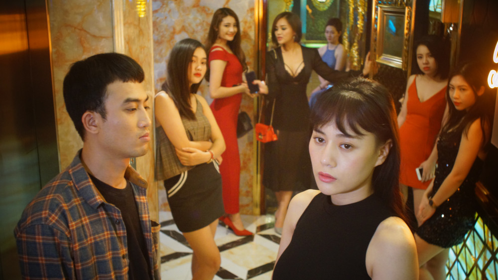 Quỳnh trong phim Quỳnh búp bê là nhân vật bị đánh đập thường xuyên trong những tập đầu phim.
