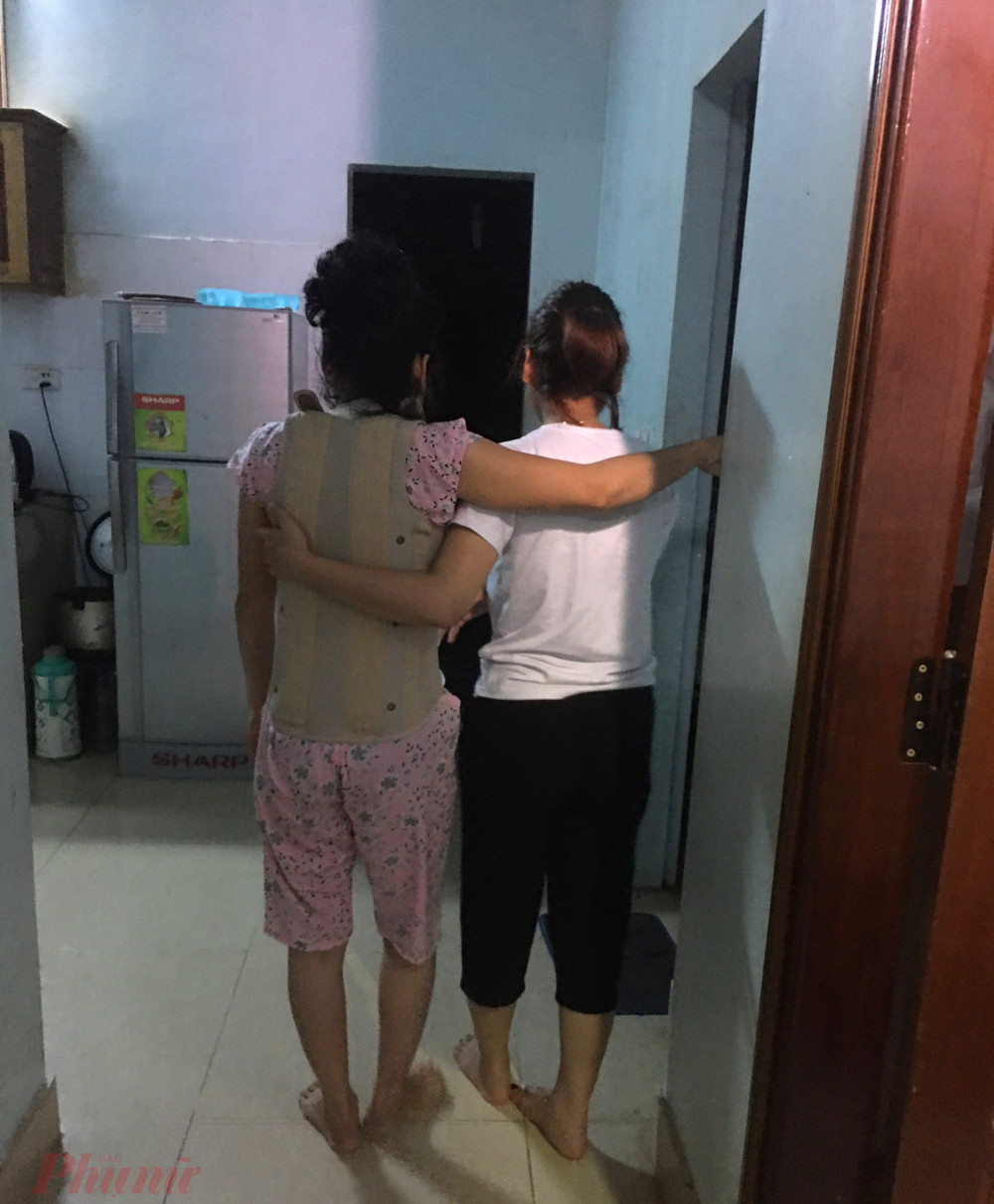 Việc đi lại của chị &Aacute;nh hiện rất kh&oacute; khăn