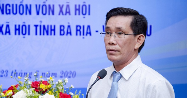 Gi&aacute;o sư Tiến sĩ Sử Đ&igrave;nh Th&agrave;nh 