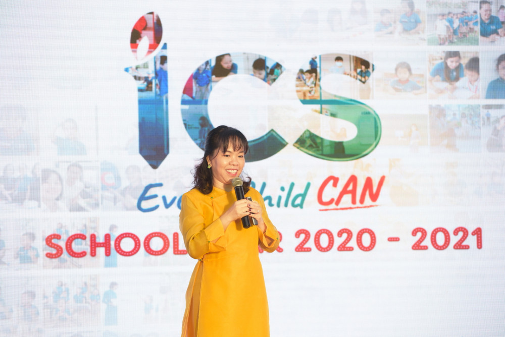 Theo chuy&ecirc;n gia gi&aacute;o dục Nguyễn Th&uacute;y Uy&ecirc;n Phương, đứa trẻ cần sự hiện diện đầy t&ocirc;n trọng của cha mẹ để y&ecirc;n t&acirc;m rằng, m&igrave;nh đang được đồng h&agrave;nh chứ kh&ocirc;ng phải được l&agrave;m thay