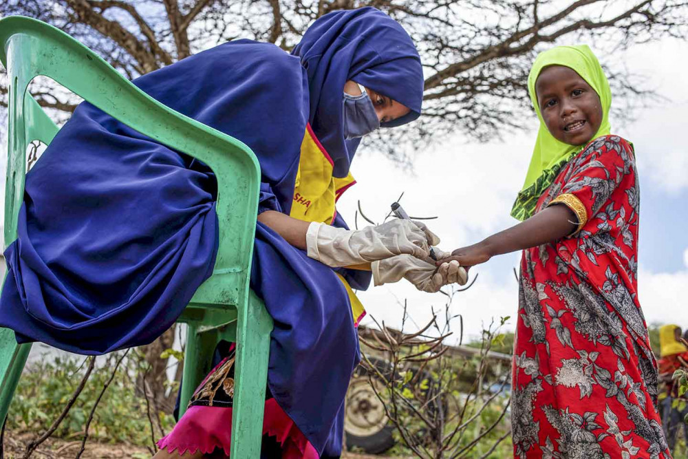 Thuyết phục người d&acirc;n chịu ti&ecirc;m vắc-xin ngừa COVID-19 l&agrave; nhiệm vụ m&agrave; ch&iacute;nh phủ Somalia phải giải quyết - Ảnh: Gavi