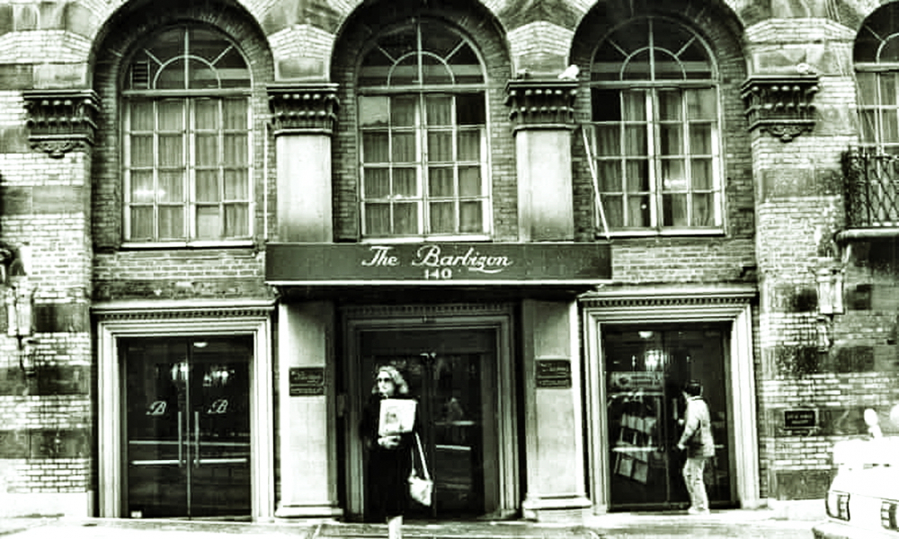 B&ecirc;n ngo&agrave;i kh&aacute;ch sạn Barbizon Ảnh: THE NEW YORK TIMES