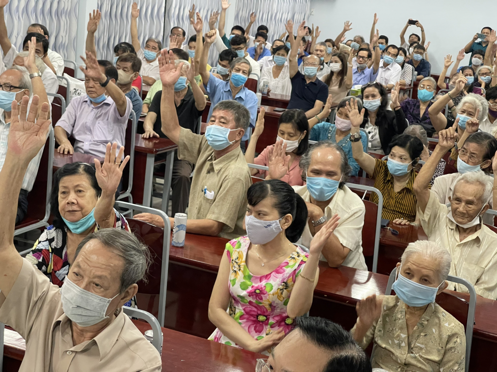100% cử tri dự Hội nghị đồng &yacute; giới thiệu b&agrave; Nguyễn Thị Lệ ứng cử ĐBQH kh&oacute;a XV v&agrave; ĐBHĐND TPHCM kh&oacute;a X.