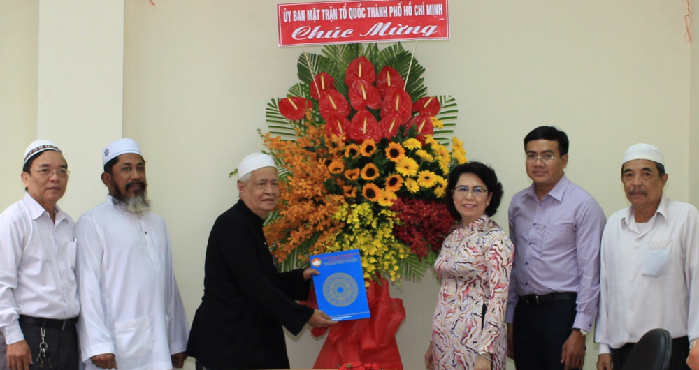 L&atilde;nh đạo MTTQ Việt Nam TPHCM ch&uacute;c mừng cộng đồng Hồi gi&aacute;o TPHCM nh&acirc;n Th&aacute;ng Ramadan.