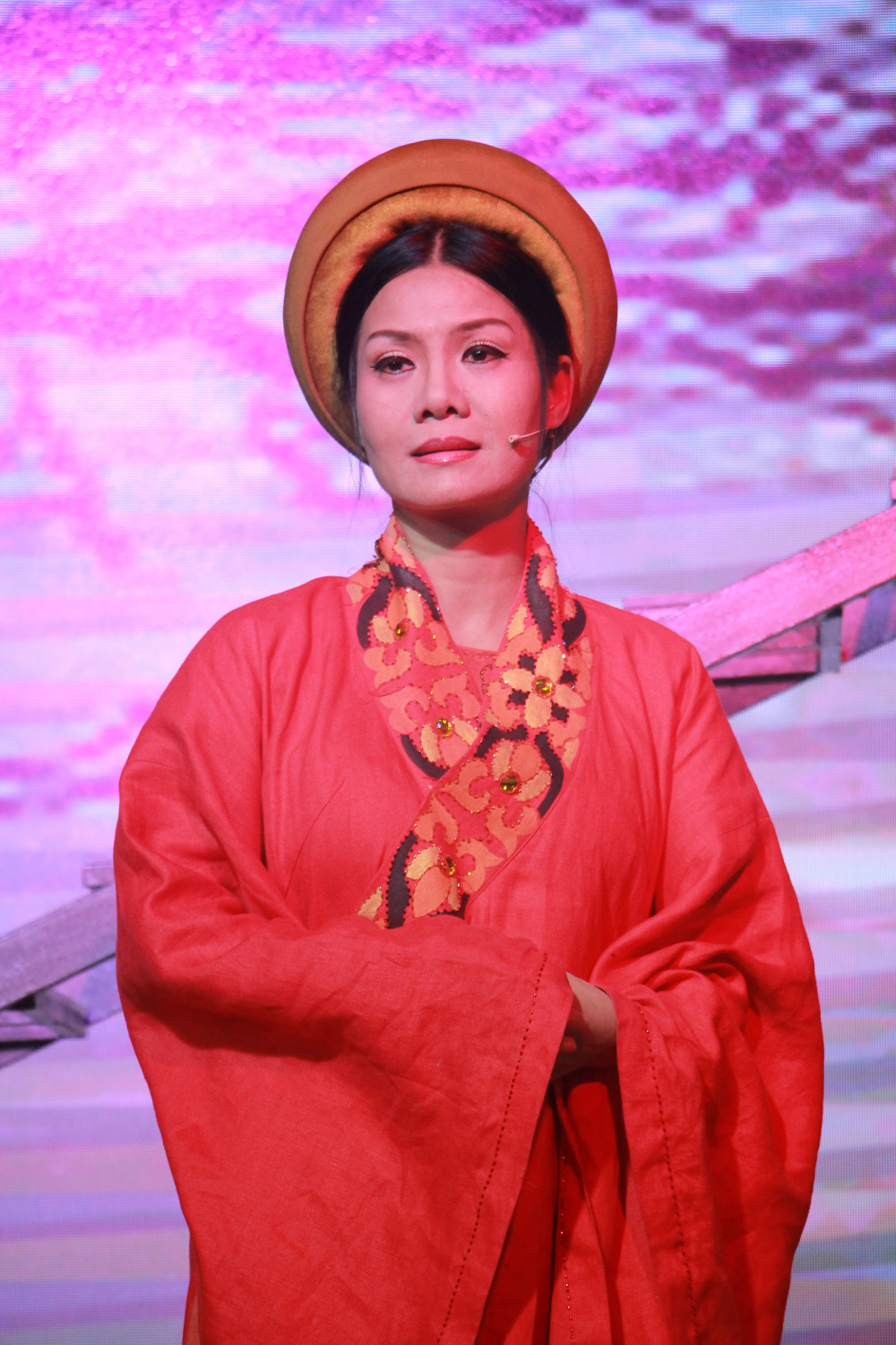 NSND Ho&agrave;ng Yến