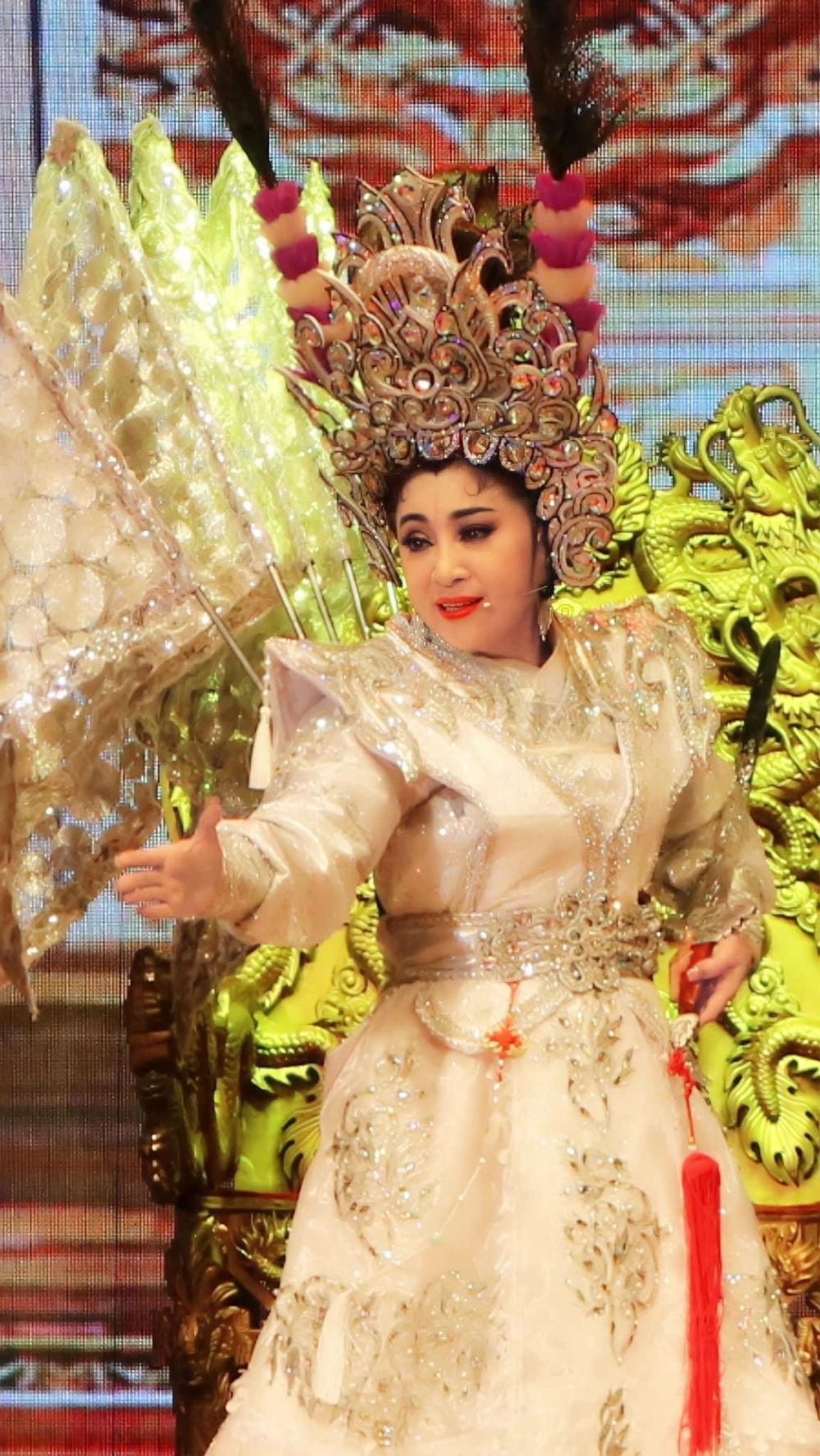 NSƯT Thoại Mỹ diễn xuất thần trong vở San hà xã tắc