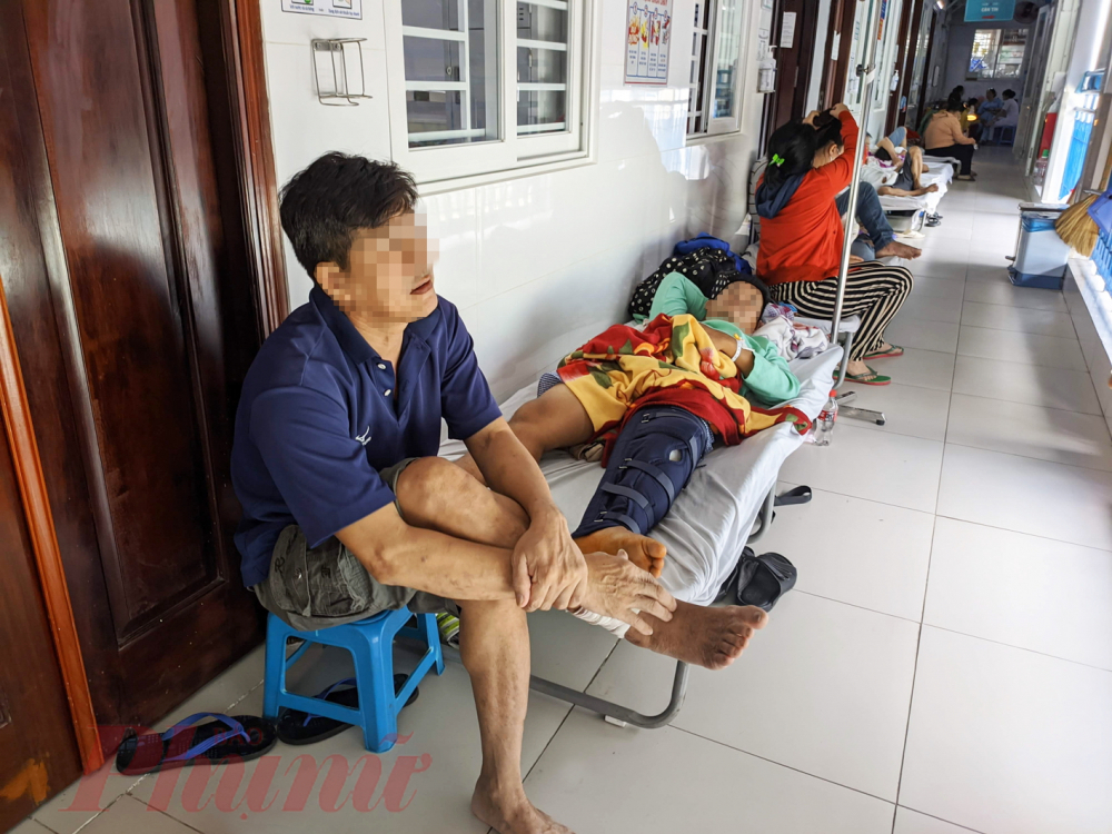 Bệnh nh&acirc;n điều trị nội tr&uacute; tại Bệnh viện Chấn thương Chỉnh h&igrave;nh TP.HCM ng&agrave;y 14/4/2021
