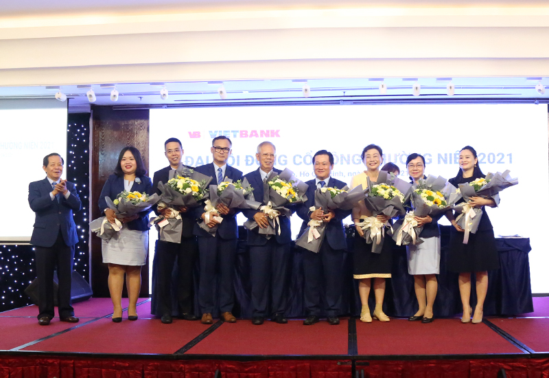 C&aacute;c th&agrave;nh vi&ecirc;n tr&uacute;ng cử hội đồng quản trị v&agrave; ban kiểm so&aacute;t nhiệm kỳ 2021-2025. Ảnh: Vietbank