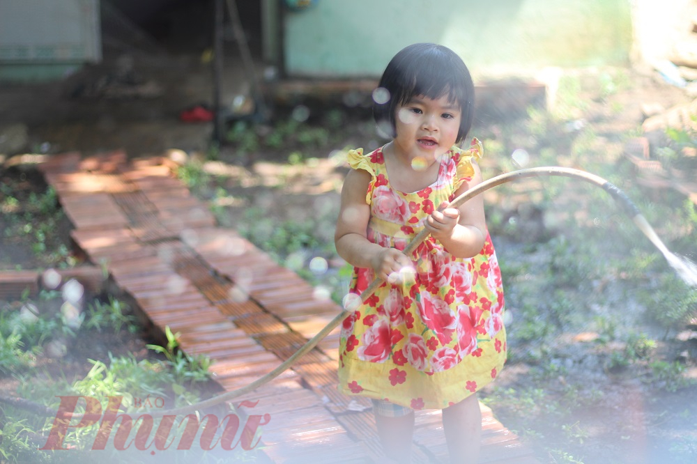 Về nh&agrave; bạn chơi đồng nghĩa chuyến du lịch lễ 30/4 của bạn v&agrave; gia đ&igrave;nh kh&ocirc;ng đụng h&agrave;ng bất kỳ ai. Ảnh: Huỳnh Hằng.