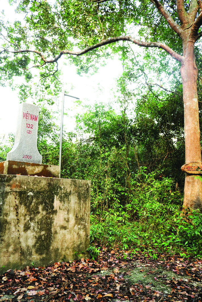 Cột mốc bi&ecirc;n giới  
