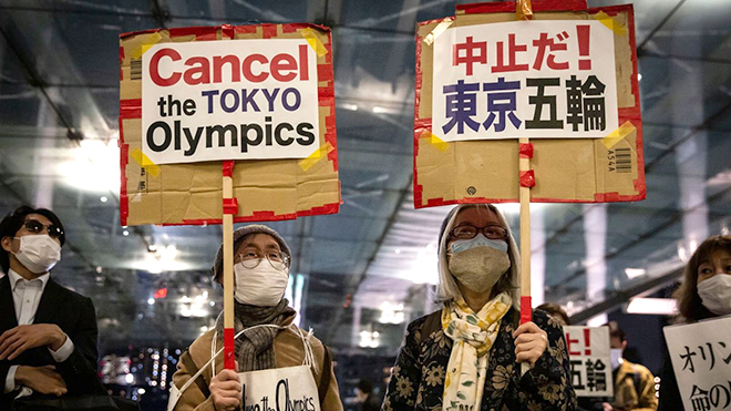 Người d&acirc;n Nhật Bản rất muốn Olympic Tokyo bị ho&atilde;n hoặc huỷ bỏ bởi đất nước đang đối ph&oacute; với đợt tấn c&ocirc;ng mới  của COVID-19.