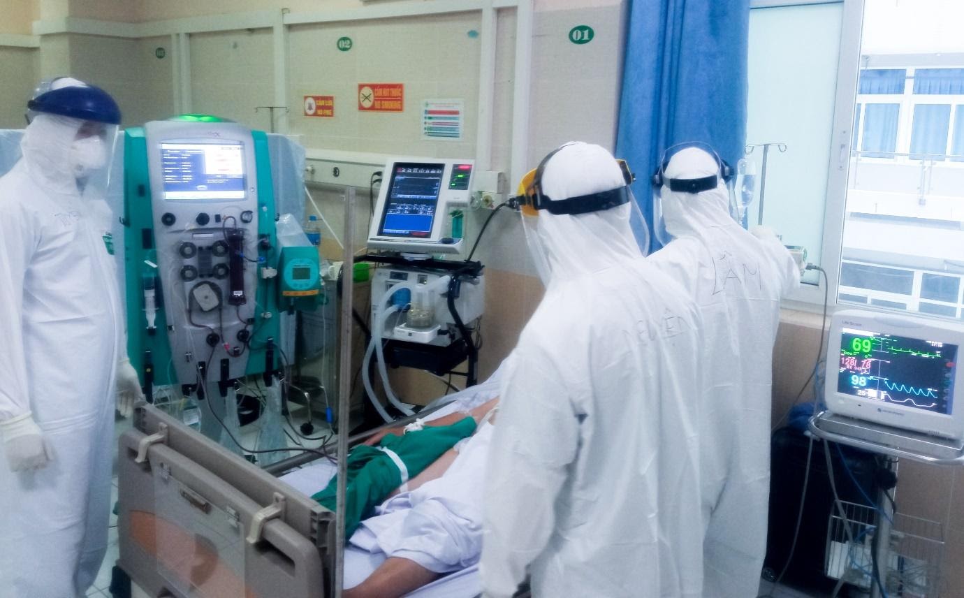 Bệnh nh&acirc;n l&agrave; &ocirc;ng Đ.Q.T, 52 tuổi, trước đ&oacute; c&oacute; li&ecirc;n quan đến ổ dịch của Tập đo&agrave;n T&T tr&ecirc;n địa b&agrave;n th&agrave;nh phố H&agrave; Nội.