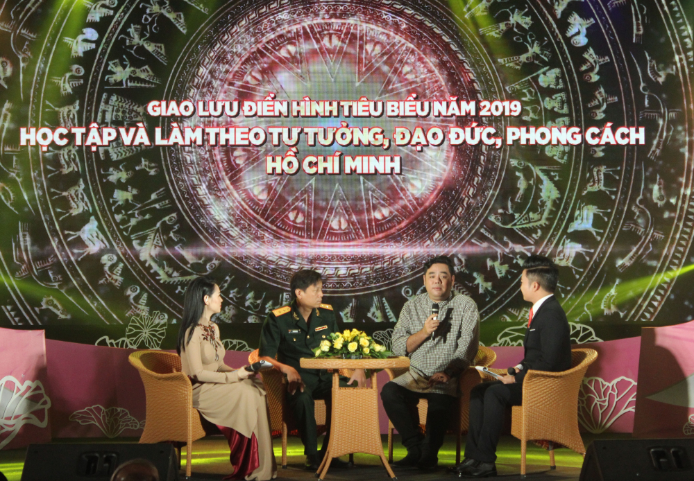 TPHCM tổ chức rất nhiều chương tr&igrave;nh lan tỏa c&aacute;c tấm gương học tập B&aacute;c.