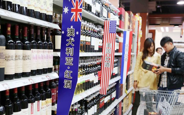 H&ocirc;m 19/6, &Uacute;c tiết lộ nước n&agrave;y đ&atilde; kiện Trung QUốc ra WTO v&igrave; thuế quan kh&ocirc;ng c&ocirc;ng bằng đối với mặt h&agrave;ng rượu vang từ &Uacute;c
