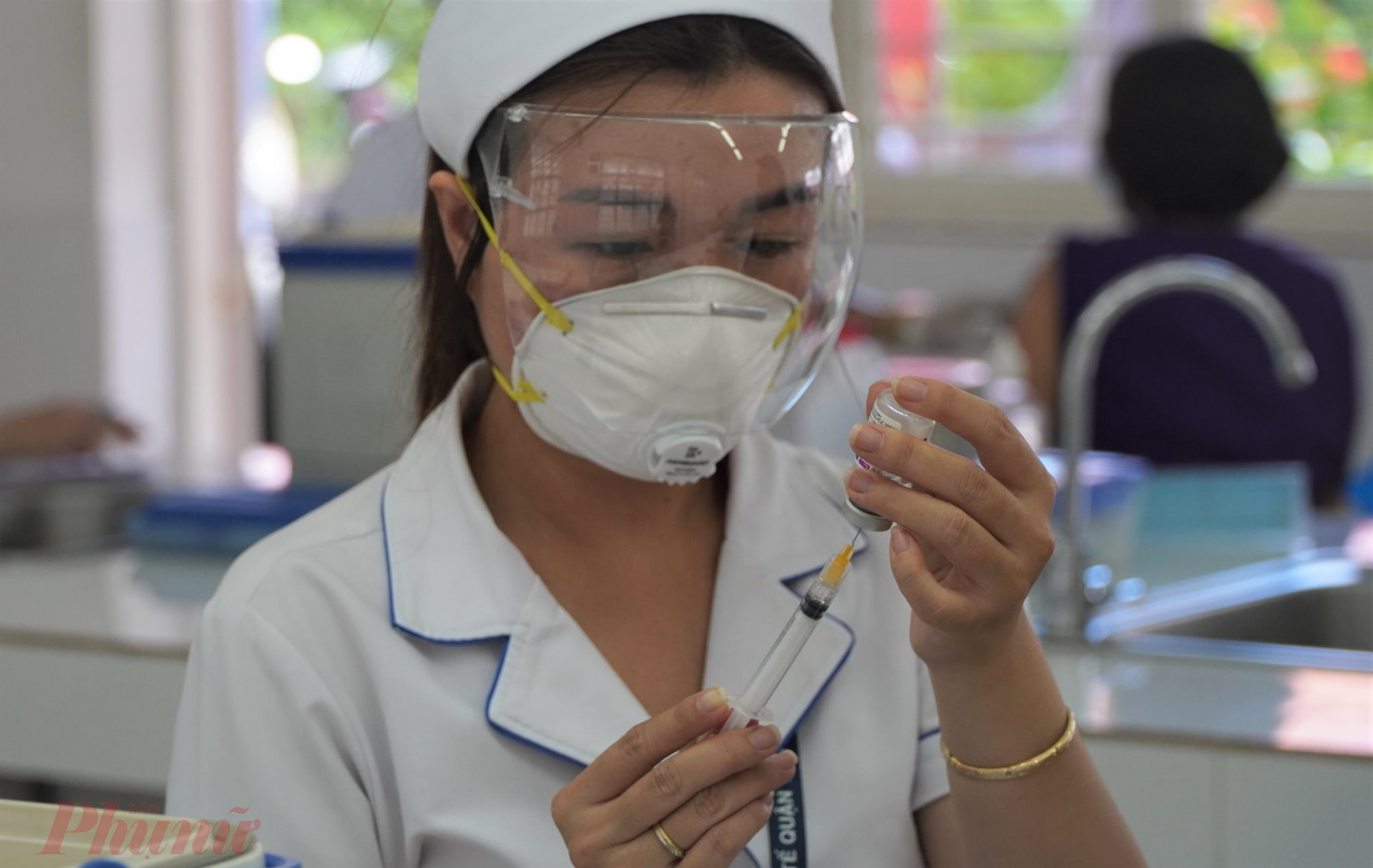 Bỏ qua mũi vắc xin thứ 2, bản th&acirc;n bạn v&agrave; gia đ&igrave;nh c&oacute; thể sẽ mắc COVID-19
