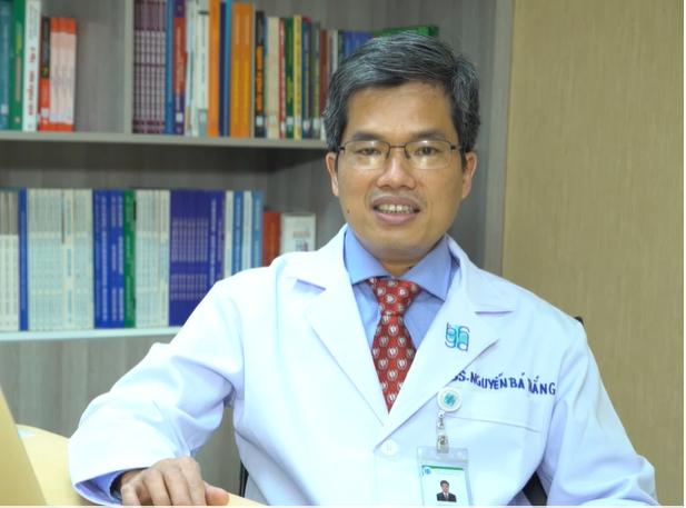 TS-BS Nguyễn B&aacute; Thắng - Ph&oacute; chủ tịch Hội Đột quỵ TPHCM, Trưởng Trung t&acirc;m khoa học thần kinh Bệnh viện Đại học Y Dược TPHCM. Ảnh: cắt từ clip ph&oacute;ng sự