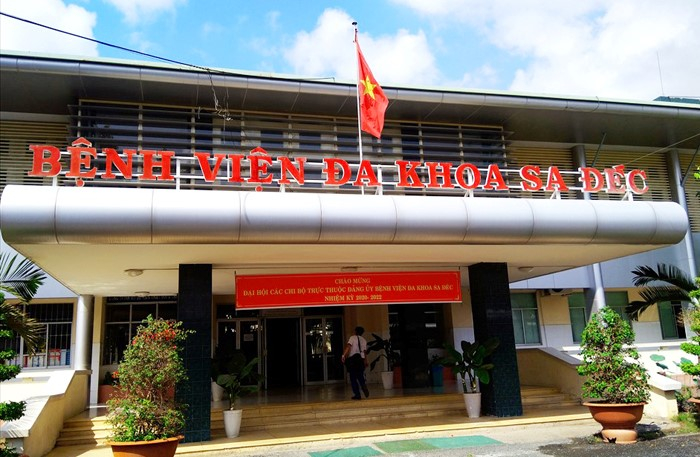 Từ khi ph&aacute;t hiện ca bệnh đầu ti&ecirc;n (ng&agrave;y 24/6) tại Khoa Nội C, Bệnh viện đa khoa Sa Đ&eacute;c (BN14.437), tỉnh đ&atilde; nhanh ch&oacute;ng truy vết, x&eacute;t nghiệm tất cả người bệnh, người nu&ocirc;i bệnh v&agrave; nh&acirc;n vi&ecirc;n y tế.