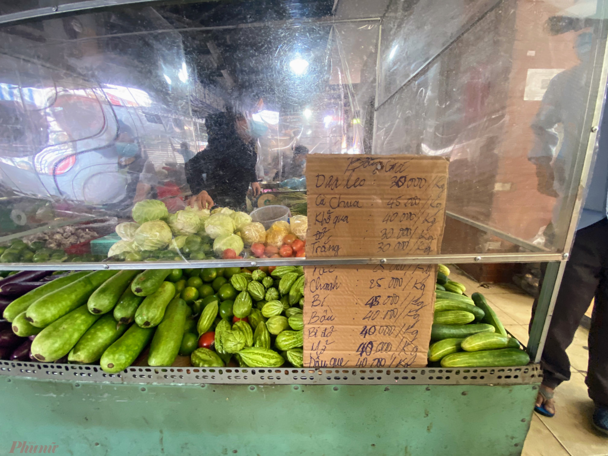 Hiện rất nhiều phương &aacute;n được Bộ C&ocirc;ng thương, Bộ N&ocirc;ng nghiệp triển khai nhằm đảm bảo nguồn cung h&agrave;ng thiết yếu cho TPHCM được th&ocirc;ng suốt
