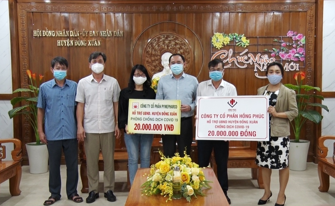 C&aacute;c nh&agrave; hảo ủng hộ quỹ ph&ograve;ng chống dịch bệnh COVID-19 huyện Đồng Xu&acirc;n