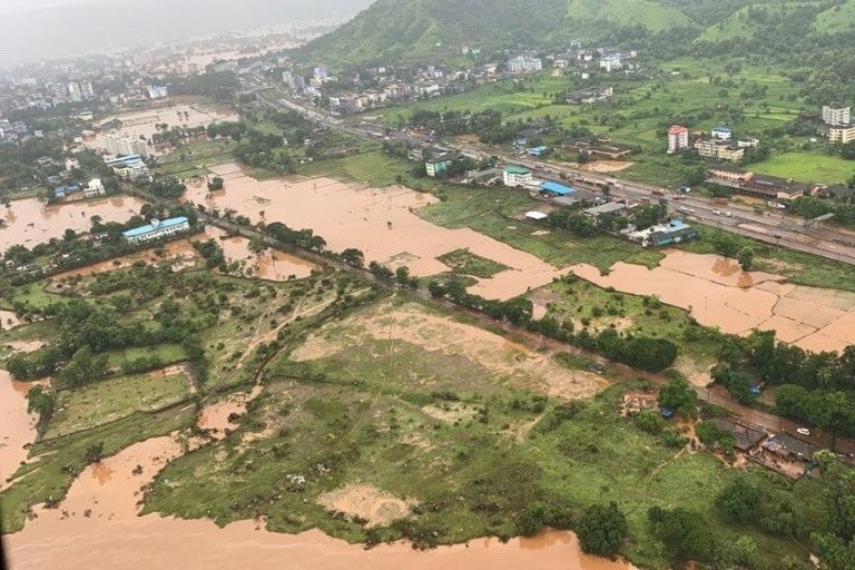 Mưa lớn g&acirc;y ra lũ lụt diện rộng tại bang Maharashtra.