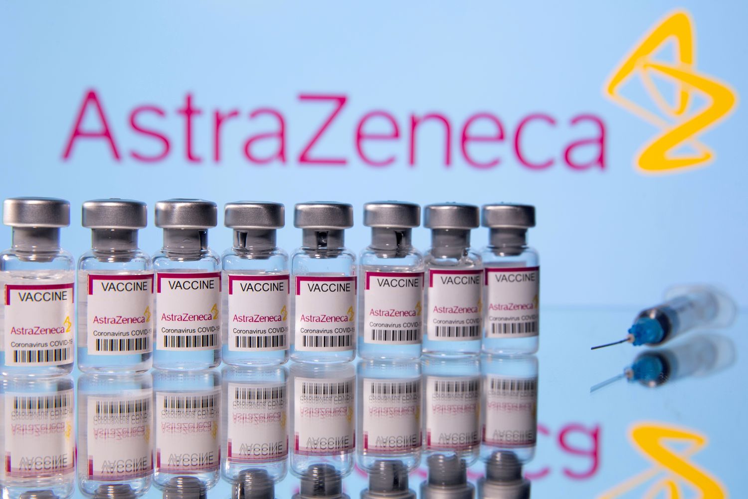  AstraZeneca Plc cho biết họ đang l&ugrave;ng sục chuỗi cung ứng to&agrave;n cầu để thử t&igrave;m v&agrave; tăng cường cung cấp vắc xin COVID-19 cho c&aacute;c nước Đ&ocirc;ng Nam &Aacute;.