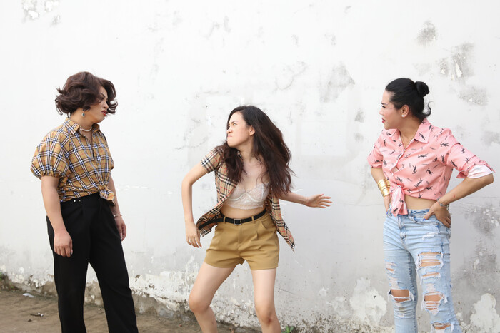 M&acirc;y bị đ&aacute;nh ghen 