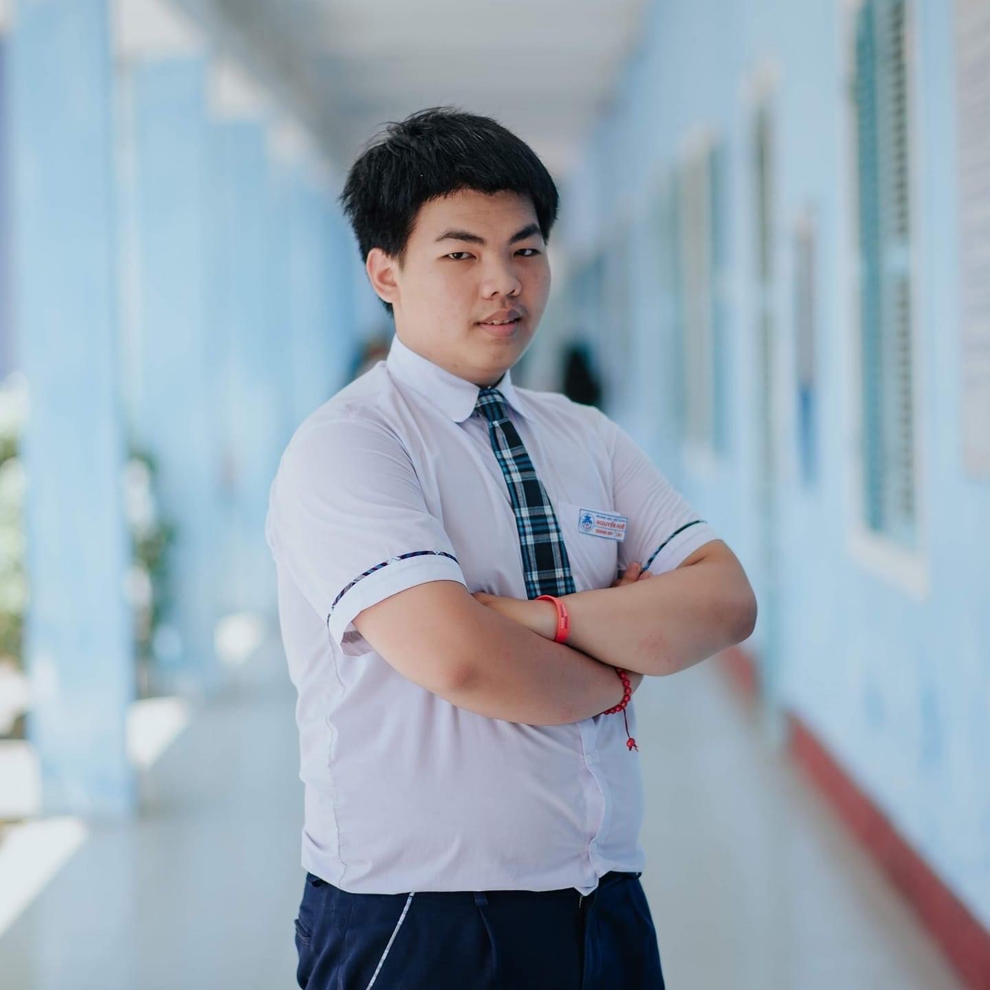 Huy 'mập' ngo&agrave;i đời. ảnh: NVCC