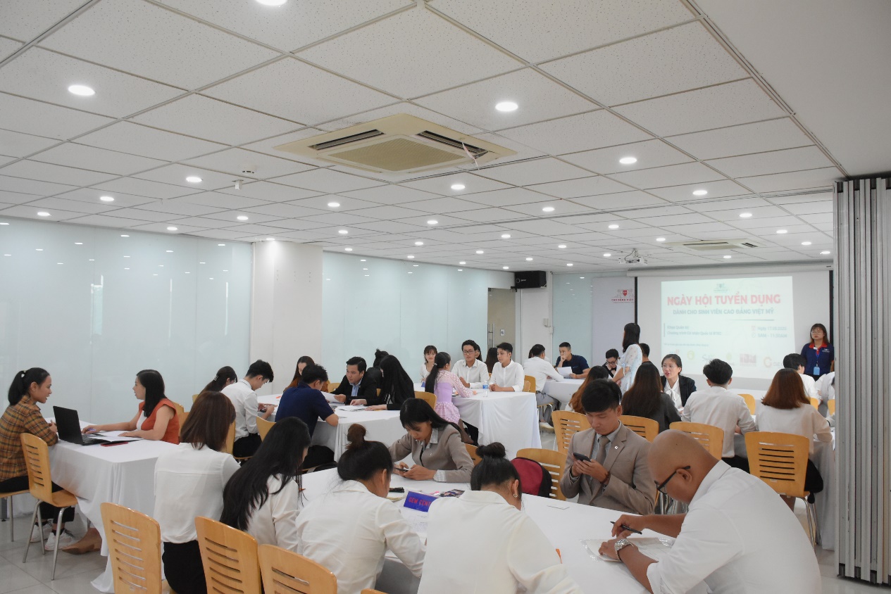 Ng&agrave;y hội tuyển dụng d&agrave;nh cho sinh vi&ecirc;n Trường Cao Đẳng Việt Mỹ - Ảnh: CĐ Việt Mỹ