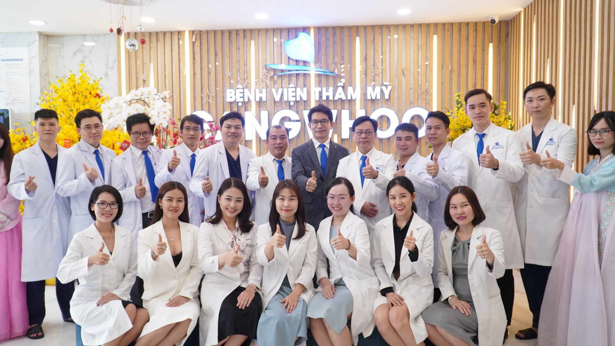 Đội ngũ y b&aacute;c sĩ Bệnh viện thẩm mỹ Gangwhoo - Ảnh chụp trước th&aacute;ng 4/2021
