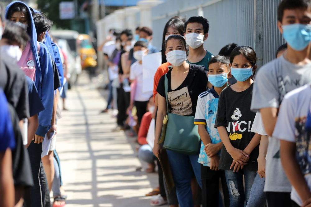Hiện một số quốc gia ch&acirc;u &Acirc;u như Đan Mạch, Ph&aacute;p v&agrave; Litva đ&atilde; bắt đầu ti&ecirc;m vaccine ngừa COVID-19 cho trẻ em để c&oacute; thể sớm đạt được khả năng miễn dịch cộng đồng. 