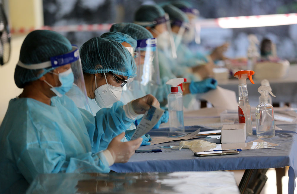  Những người được ti&ecirc;m vaccine Sinopharm v&agrave; Sinovac đủ 2 mũi sẽ được ti&ecirc;m vaccine AstraZeneca tăng cường. C&ograve;n những người đ&atilde; được ti&ecirc;m đủ 2 mũi AstraZeneca sẽ được ti&ecirc;m mũi thứ ba Sinovac&rdquo;.