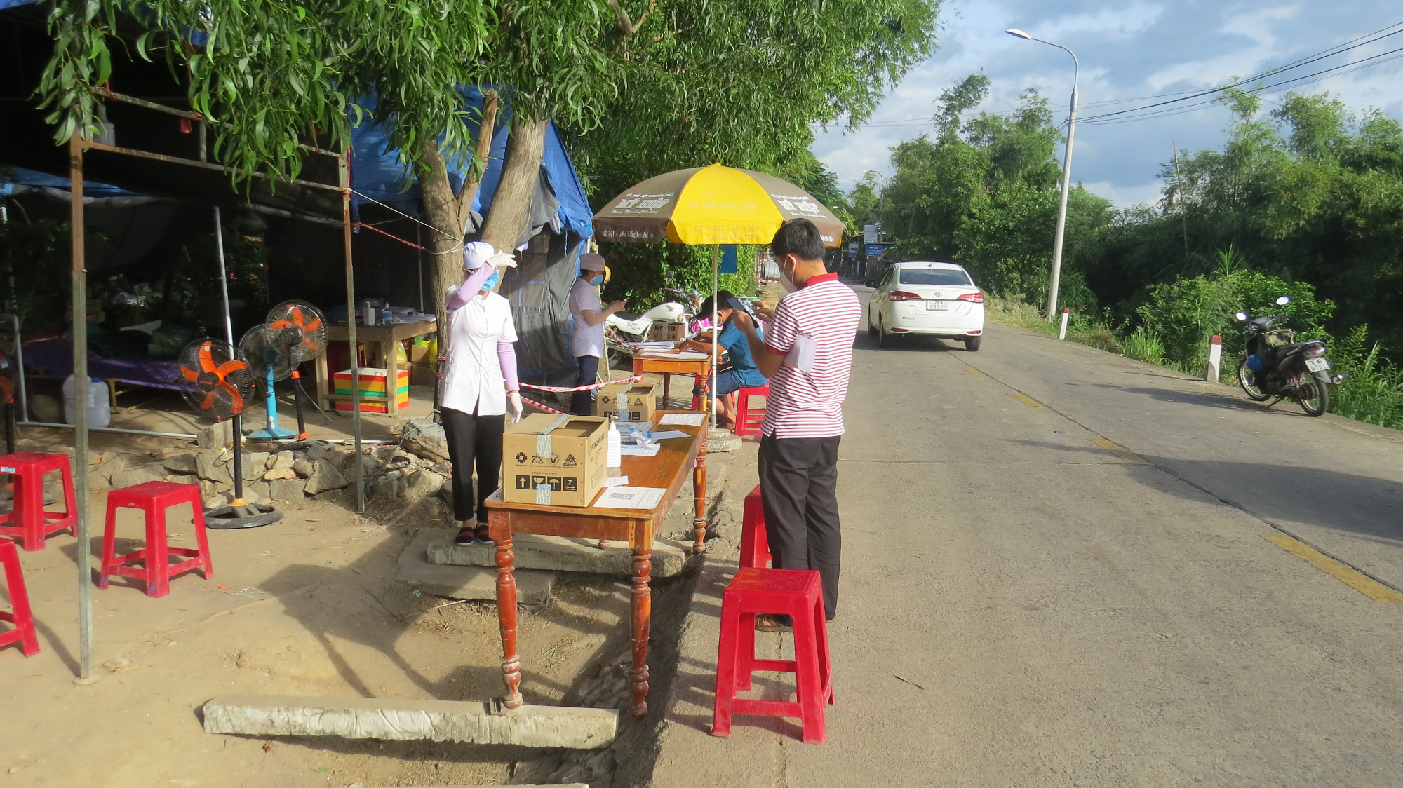 Chốt chặn kiểm dịch COVID-19 huyện miền n&uacute;i Đồng Xu&acirc;n (Ph&uacute; Y&ecirc;n)