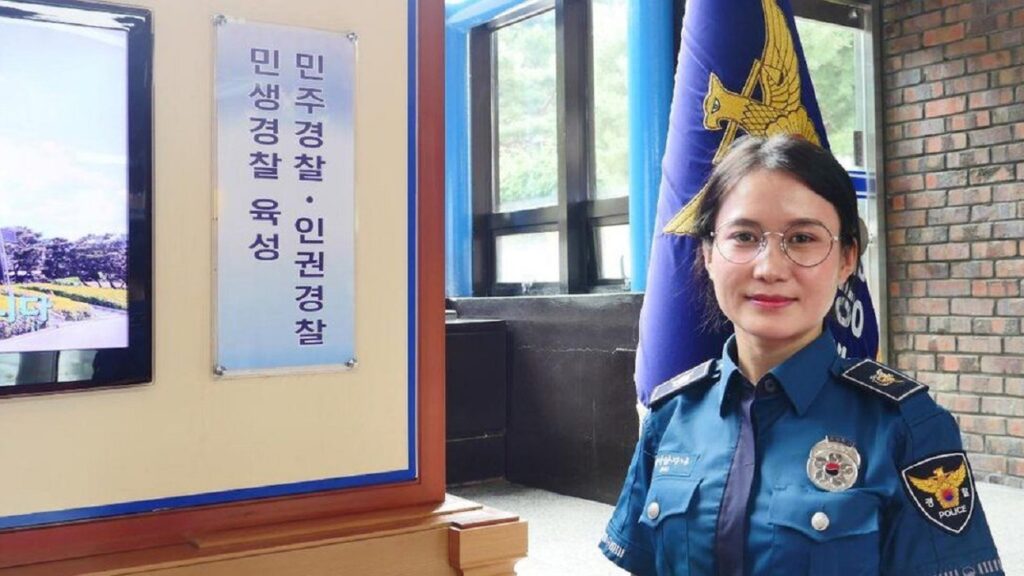C&ocirc; Kim Hana l&agrave; một trong số &iacute;t người phụ nữ nước ngo&agrave;i được l&agrave;m cảnh s&aacute;t ở H&agrave;n Quốc - Ảnh: 