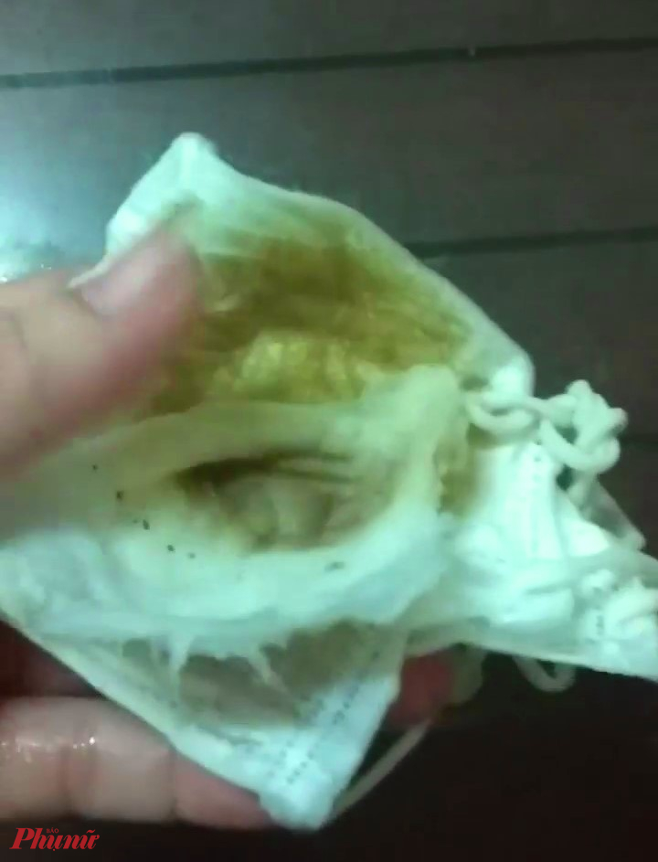 Nhiều hộ d&acirc;n phản &aacute;nh dến chiều 2/8 nhiều hộ d&acirc;n ở Thủy Y&ecirc;n th&ocirc;n, x&atilde; Lộc Thủy nước vẫn c&ograve;n bẩn