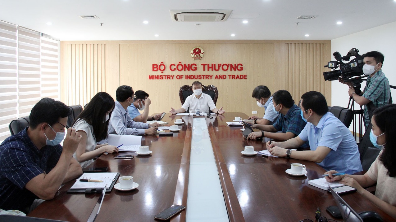 Bộ C&ocirc;ng Thương phải đảm bảo cung ứng h&agrave;ng h&oacute;a thiết yếu cho người d&acirc;n cả nước, nhất l&agrave; ở những địa phương đang c&oacute; dịch