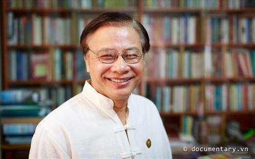GS-TSKH Trần Ngọc Th&ecirc;m - nguy&ecirc;n Ủy vi&ecirc;n Hội đồng L&yacute; luận Trung ương Việt Nam, Viện trưởng Viện KHXH&NV HUTECH